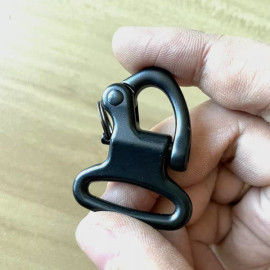 Карабін з мочкою чорний нержавіючий  44mm